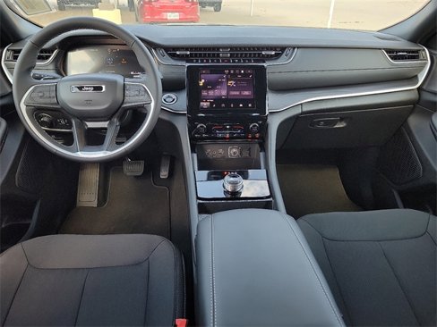 New 2025 Jeep Grand Cherokee L Laredo image 9