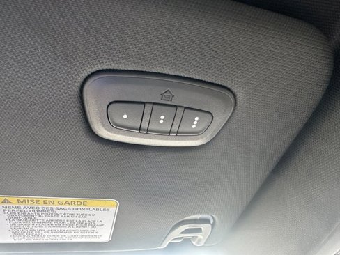 New 2025 RAM 1500 4x4 Crew Cab image 33