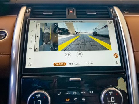 New 2025 Land Rover Discovery Metropolitan Edition image 21