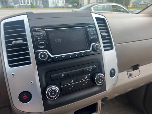Used 2016 Nissan Frontier SV image 11