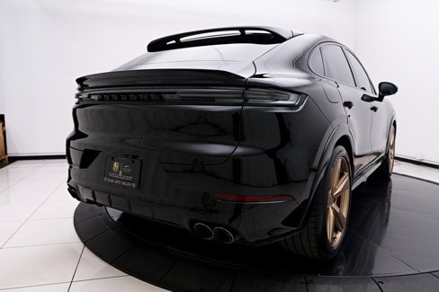 Used 2025 Porsche Cayenne GTS image 22