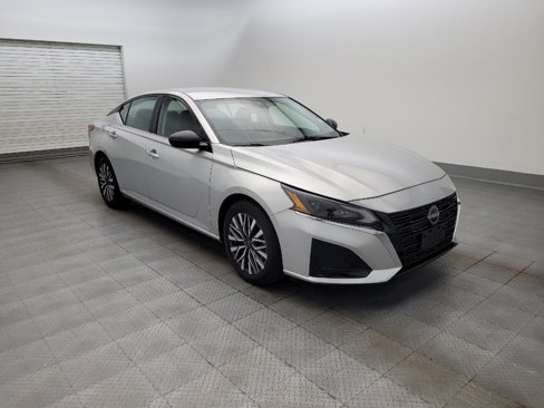 Used 2024 Nissan Altima 2.5 SV image 13