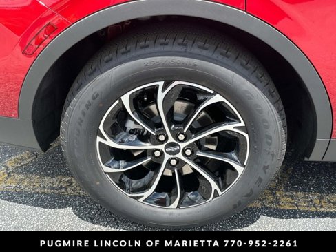 New 2025 Lincoln Nautilus Premier w/ Equipment Group 102A image 17