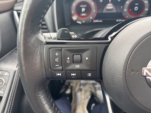 Used 2022 Nissan Rogue Platinum w/ Head-Up Display Package image 26