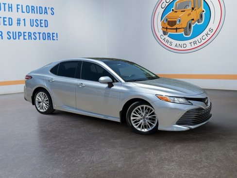 Used 2018 Toyota Camry XLE image 7