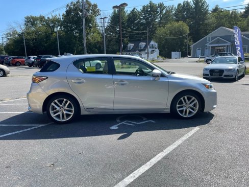 Used 2016 Lexus CT 200h image 4