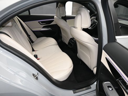 Used 2025 Mercedes-Benz E 350 Sedan image 50