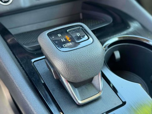 Used 2022 Nissan Rogue SV w/ SV Premium Package image 18