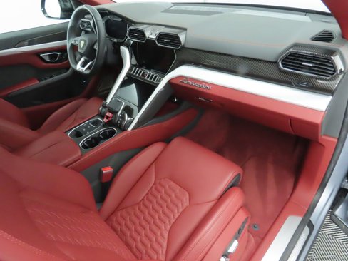 Used 2020 Lamborghini Urus image 18