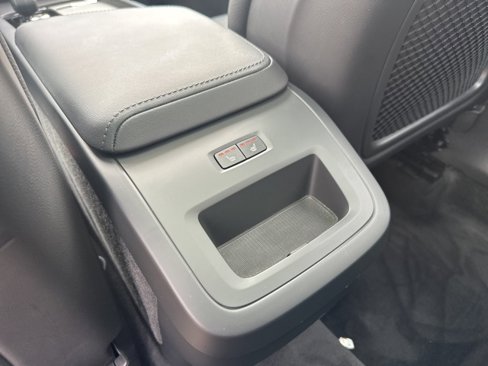 Certified 2025 Volvo XC60 B5 Plus image 14
