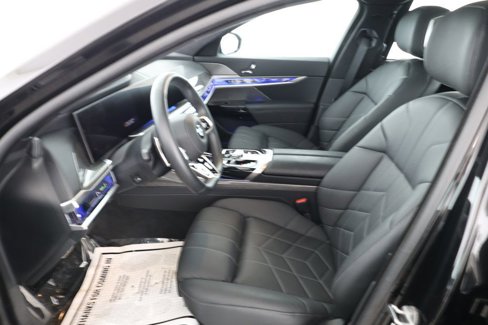 Used 2024 BMW 740i image 20