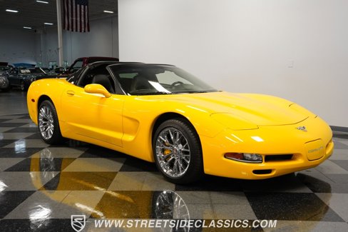 Used 2003 Chevrolet Corvette Coupe w/ Preferred Equipment Group image 16