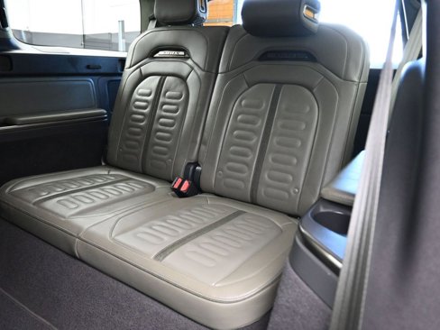 Used 2023 Rivian R1S Launch Edition image 32