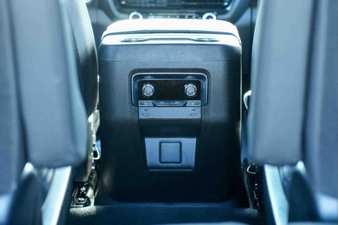Used 2025 Chevrolet Suburban Z71 image 15