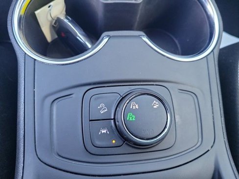 Used 2024 GMC Terrain SLE image 24