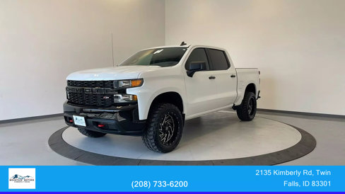 Used 2021 Chevrolet Silverado 1500 Custom Trail Boss w/ LPO, Dark Essentials Package image 3