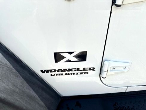 Used 2009 Jeep Wrangler Unlimited X image 10