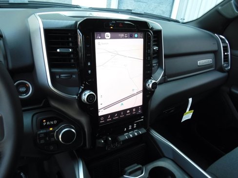 New 2026 RAM 1500 4x4 Crew Cab image 27