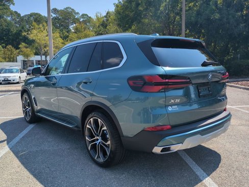 New 2026 BMW X5 xDrive50e image 7