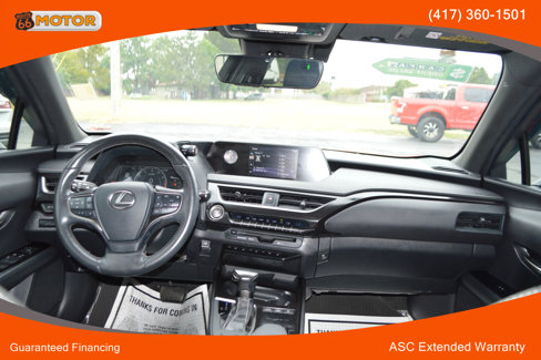 Used 2019 Lexus UX 200 image 28