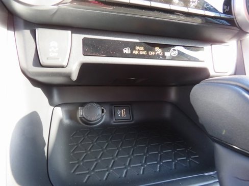 New 2025 Toyota RAV4 LE image 27