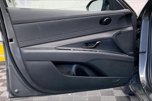 Used 2025 Hyundai Elantra Sport image 19