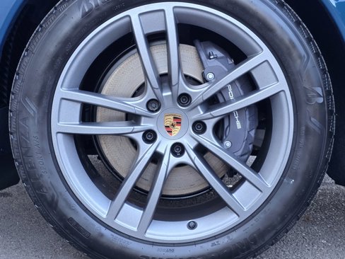 New 2025 Porsche Cayenne Coupe image 12