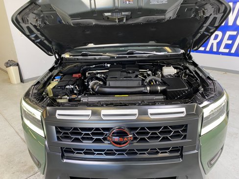 Used 2025 Nissan Frontier Pro-X w/ Tow Package image 9