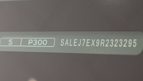New 2024 Land Rover Defender 110 S image 28