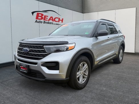 Used 2024 Ford Explorer XLT image 1