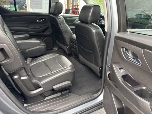Used 2019 Chevrolet Traverse LT w/ LT Premium Package image 9