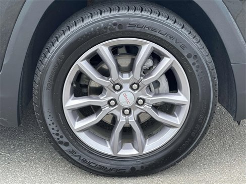 Used 2024 GMC Terrain SLT image 9