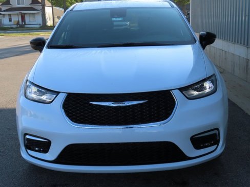 New 2026 Chrysler Pacifica Select image 10