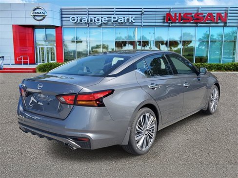 New 2025 Nissan Altima 2.5 SL image 2