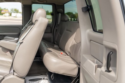 Used 2005 Chevrolet Silverado 3500 LT w/ Heavy-Duty Power Package image 33