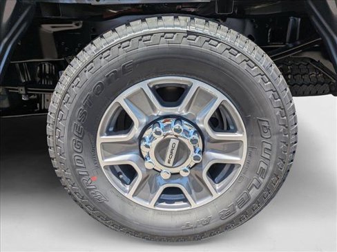 New 2025 Ford F250 Lariat w/ FX4 Off-Road Package image 10