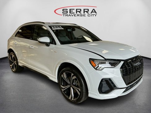 Certified 2024 Audi Q3 2.0T Premium Plus image 3