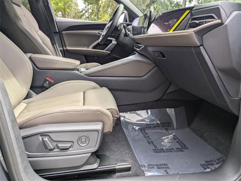 New 2025 Audi Q5 Prestige image 3