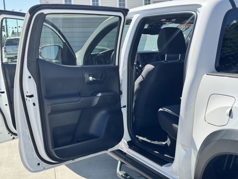 Used 2021 Toyota Tacoma TRD Off-Road image 13