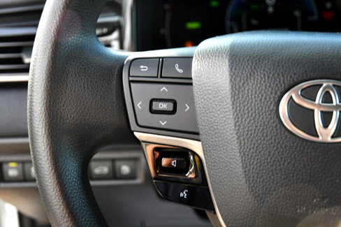 Used 2025 Toyota Camry LE image 9