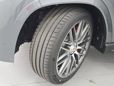 New 2026 Mercedes-Benz GLS 63 AMG 4MATIC image 34