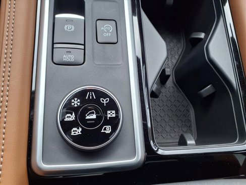 New 2025 Nissan Pathfinder Platinum image 22