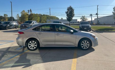 Used 2021 Toyota Corolla LE w/ Carpet Mat Package (TMS) image 5