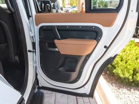 New 2025 Land Rover Defender 110 V8 image 49