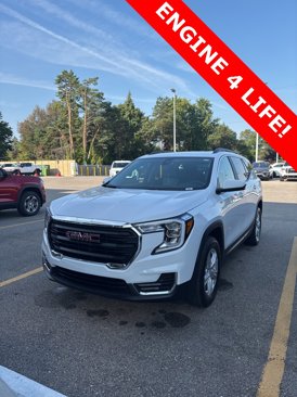 Used 2024 GMC Terrain SLE w/ Driver Convenience Package image 1