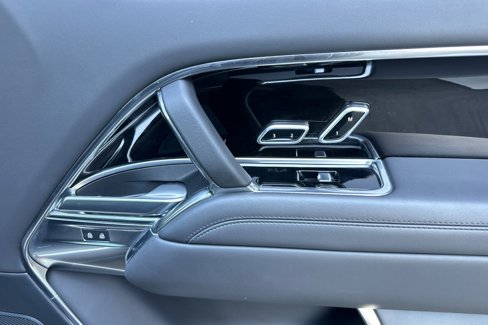 Used 2023 Land Rover Range Rover SE image 19