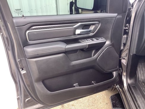 New 2026 RAM 1500 4x4 Crew Cab image 31
