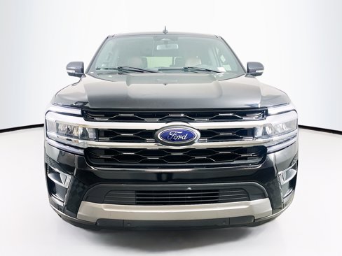 Used 2024 Ford Expedition Limited image 2