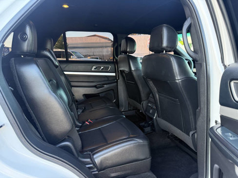 Used 2016 Ford Explorer XLT w/ Equipment Group 202A image 12