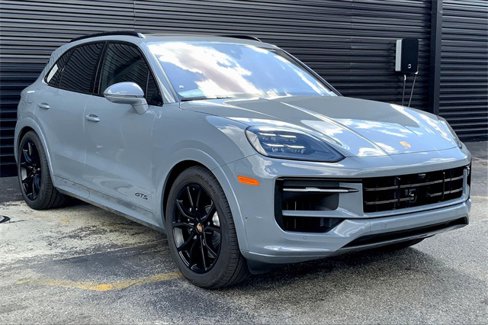 New 2026 Porsche Cayenne GTS image 12